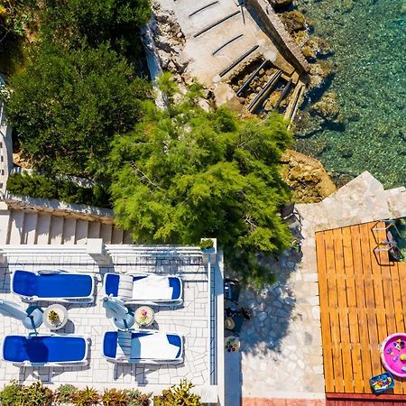 Apartments Ratac Lobrovic With Private Beach And Beautiful Sunset 斯拉诺 外观 照片