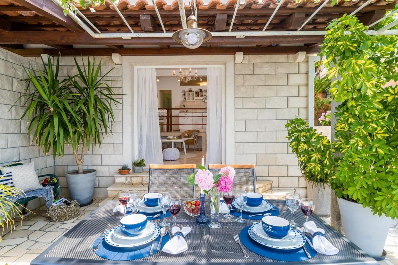Apartments Ratac Lobrovic With Private Beach And Beautiful Sunset 斯拉诺 外观 照片