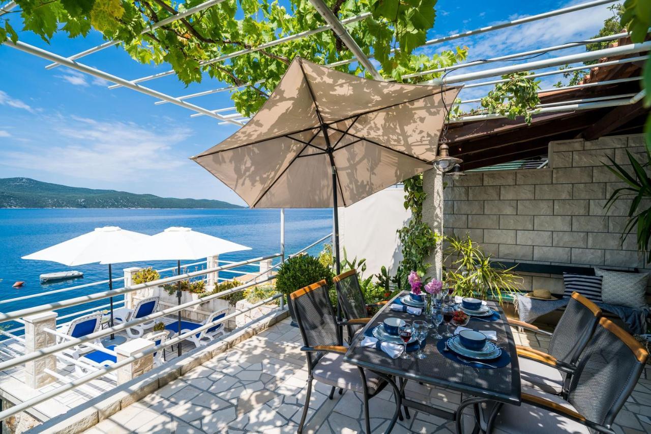 Apartments Ratac Lobrovic With Private Beach And Beautiful Sunset 斯拉诺 外观 照片