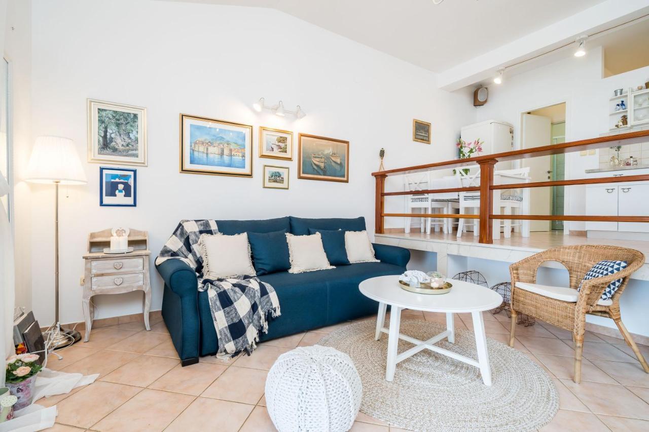 Apartments Ratac Lobrovic With Private Beach And Beautiful Sunset 斯拉诺 外观 照片