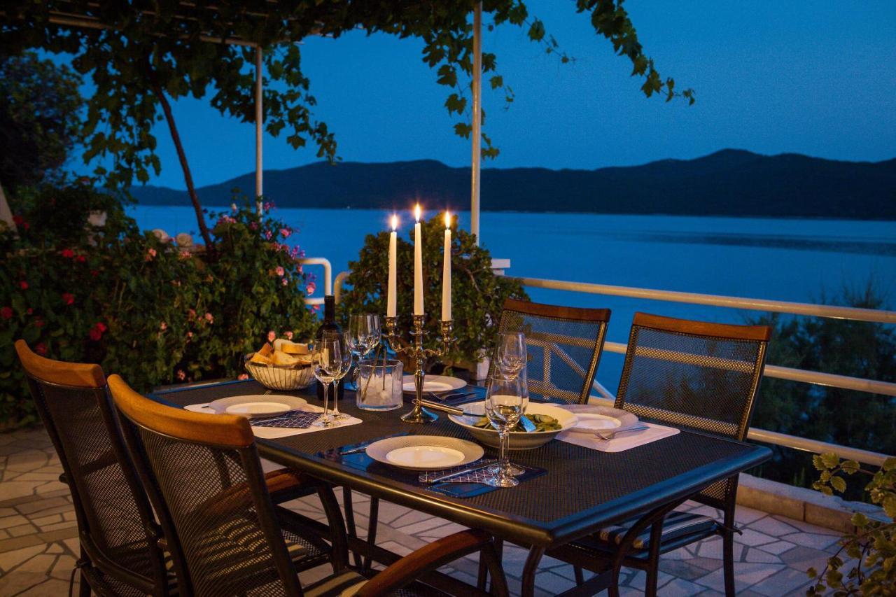 Apartments Ratac Lobrovic With Private Beach And Beautiful Sunset 斯拉诺 外观 照片