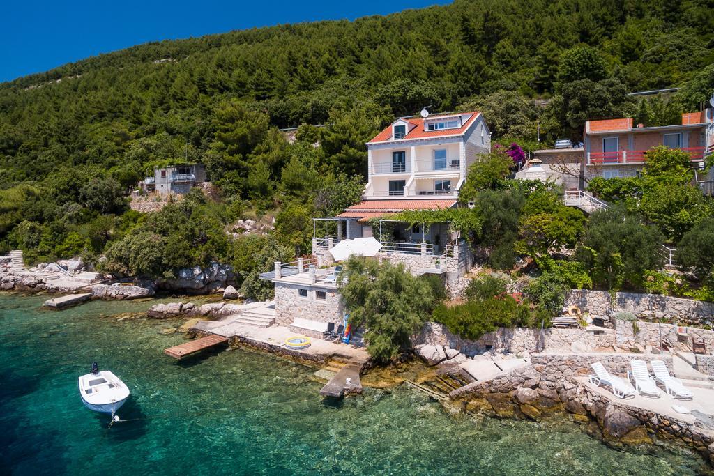 Apartments Ratac Lobrovic With Private Beach And Beautiful Sunset 斯拉诺 外观 照片
